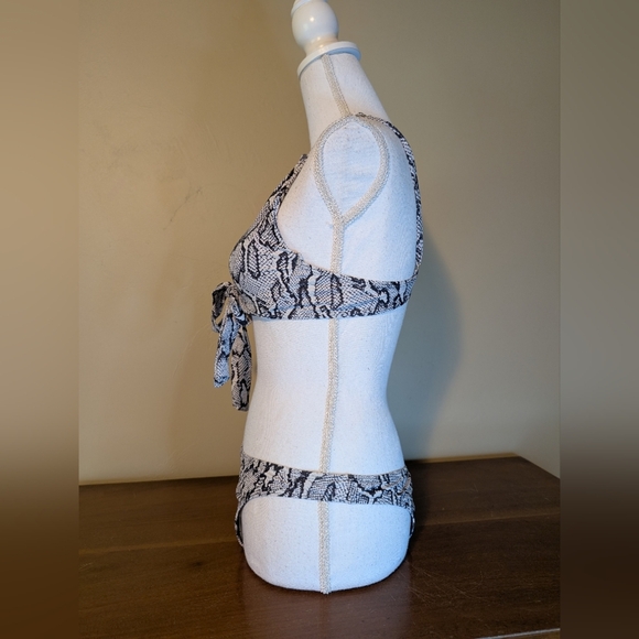 Zaful Snakeskin Bikini Top & Bottom - Picture 5 of 12